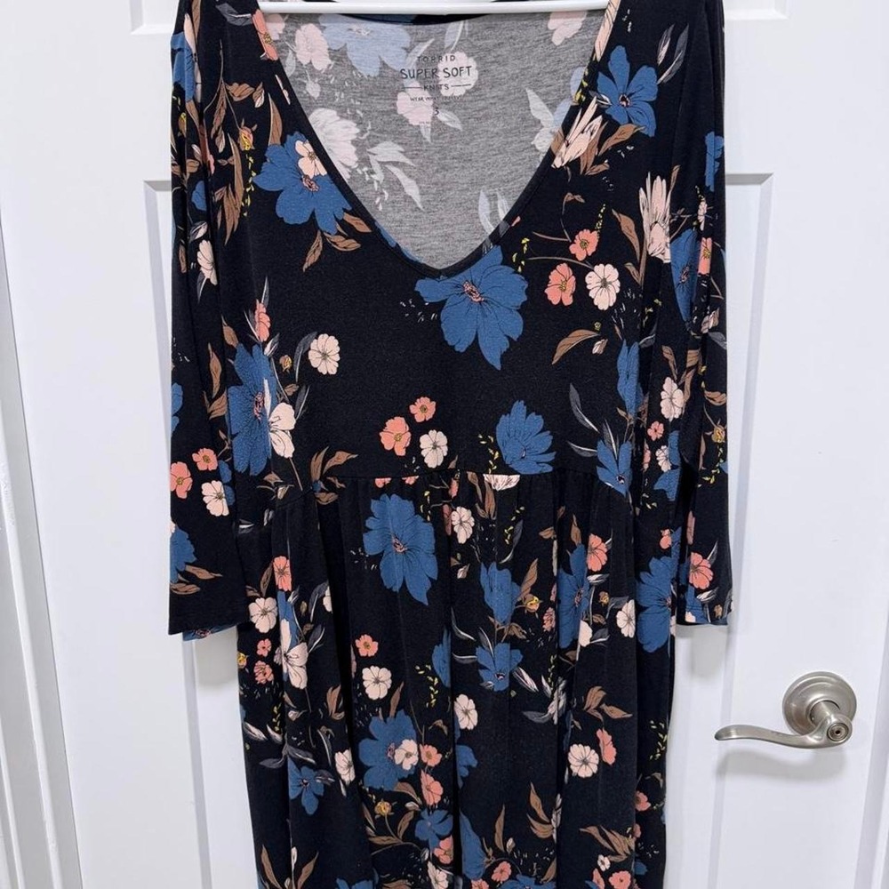 Torrid Super Soft Knits Black Floral V-Neck Empire Waist Dress Size 3 Plus Size